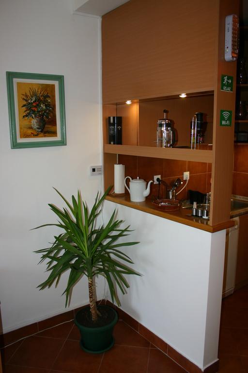 Apartment Akacija Gardens Belgrad Zimmer foto