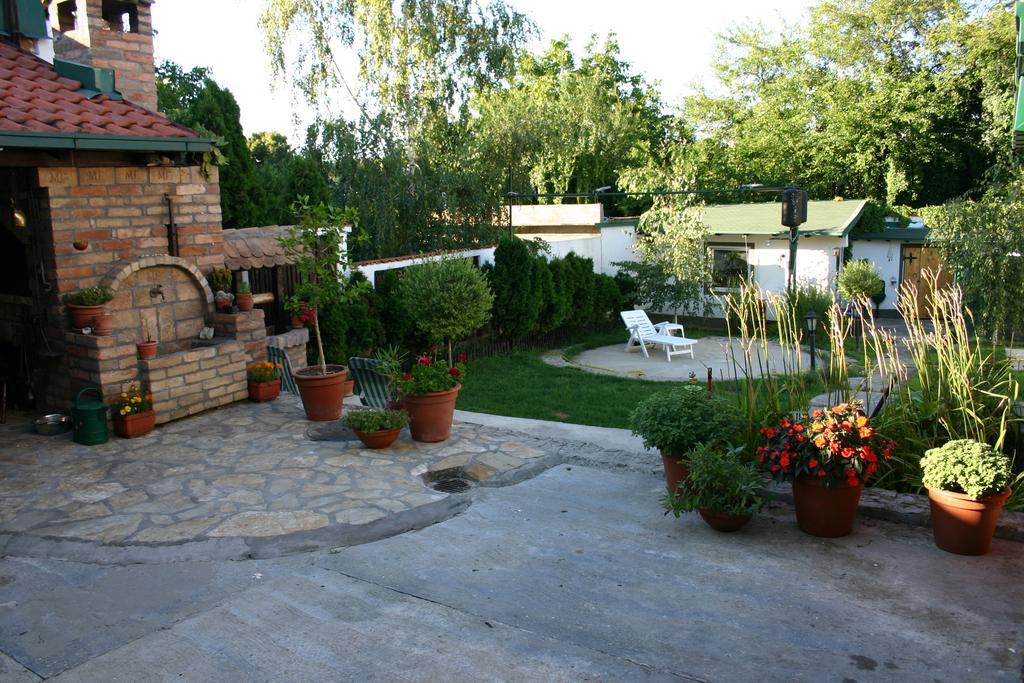 Apartment Akacija Gardens Belgrad Exterior foto