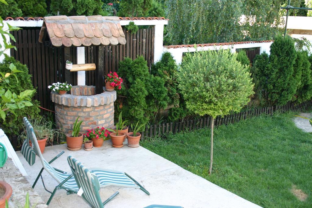 Apartment Akacija Gardens Belgrad Exterior foto
